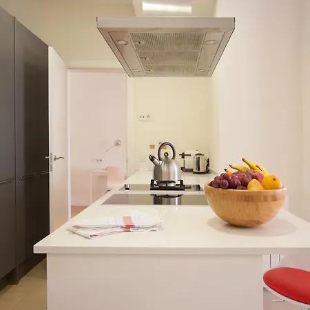 Rent Avenida Diagonal Барселона